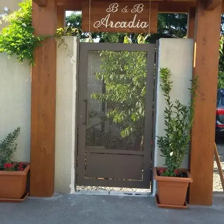 Arcadia Конверсано